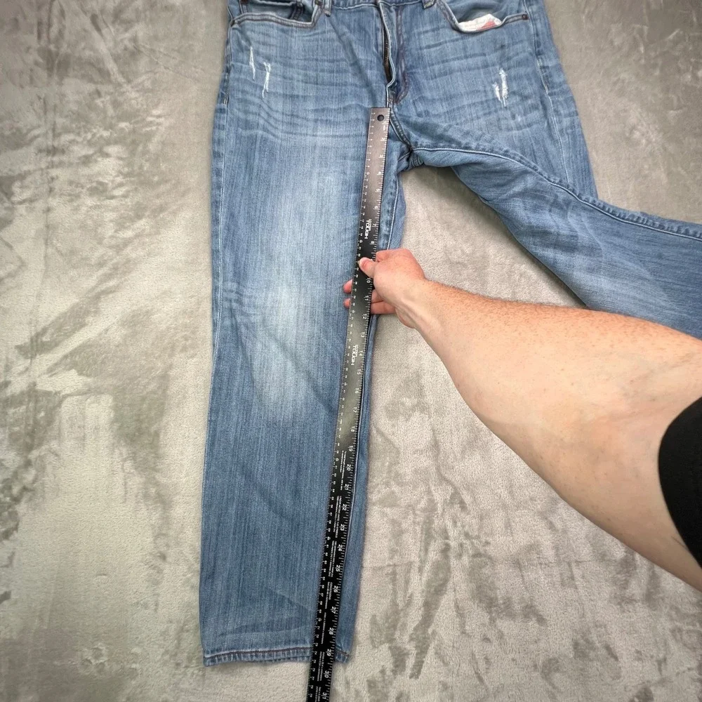 Lucky Brand 121 Heritage Slim Jeans Mens 36x30 Light Wash Blue Distressed Denim‎